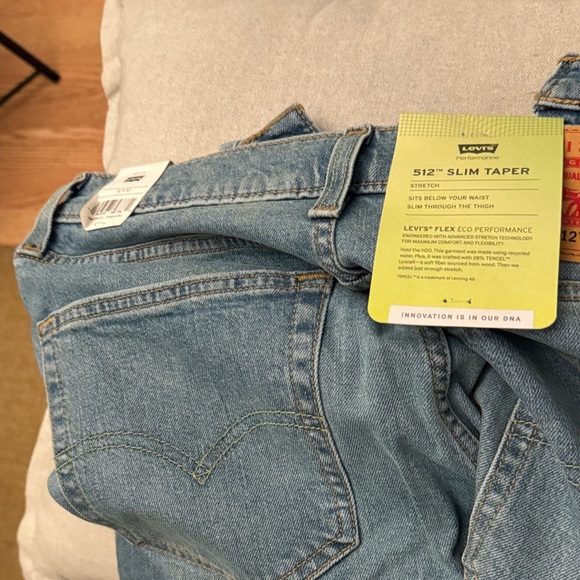 Levi's Slim Taper Jeans in Classic Blue 512 - Picture 3 of 6